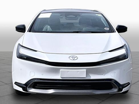 Used 2024 Toyota Prius Limited FWD image 4