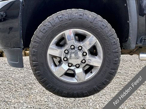 Used 2017 GMC Sierra 2500 SLT w/ All Terrain HD Package AWD/4WD image 8