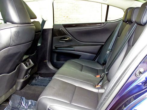 Used 2019 Lexus ES 350 image 16