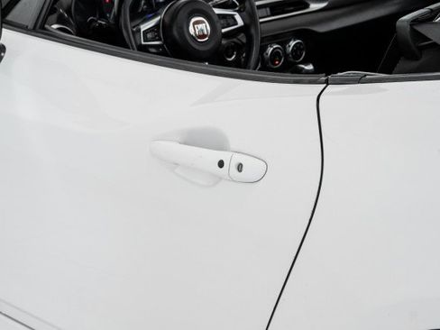 Used 2017 FIAT 124 Spider Classica RWD image 31