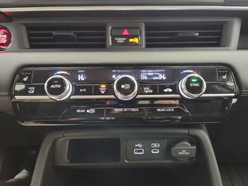 Used 2025 Honda Pilot EX-L image 23