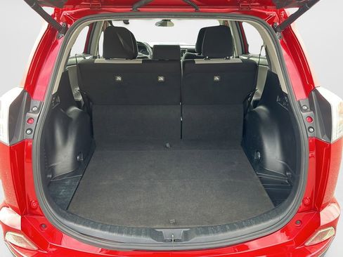 Used 2017 Toyota RAV4 XLE FWD image 9