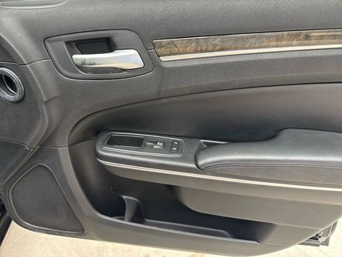 Used 2011 Chrysler 300 C w/ Sound Group RWD image 48