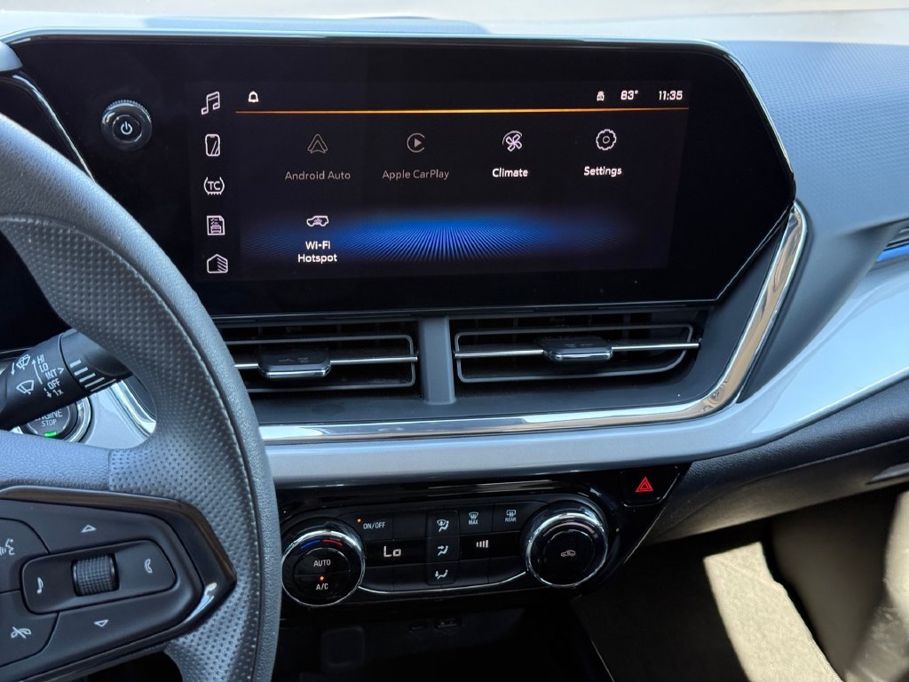 Used 2025 Chevrolet Trax LT FWD image 13