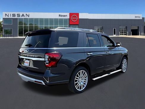 Used 2024 Ford Expedition Platinum AWD/4WD image 3