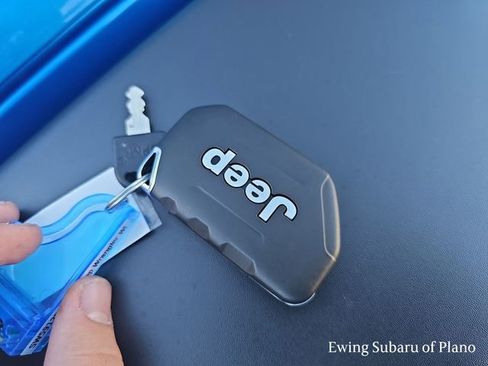 Used 2025 Jeep Wrangler Willys image 29