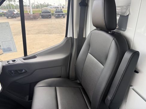 New 2026 Ford Transit 250 148 Medium Roof w/ Load Area Protection Package RWD image 18