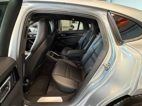 Used 2019 Porsche Panamera 4 image 34