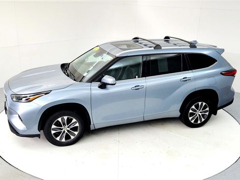 Certified 2022 Toyota Highlander XLE image 15