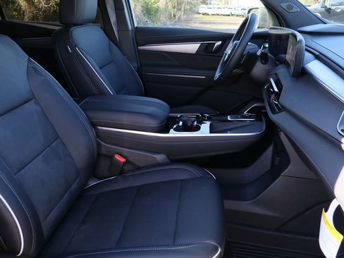 Used 2025 Buick Enclave Preferred w/ Power Package image 31