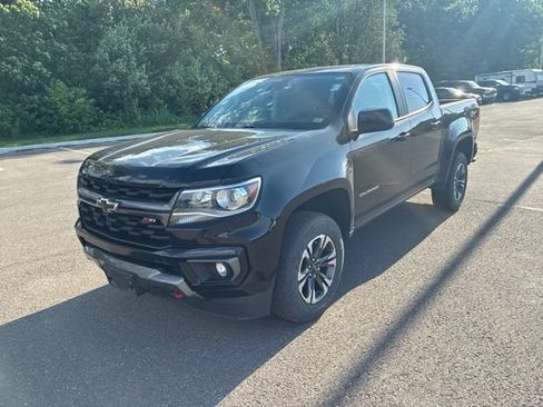 Used 2021 Chevrolet Colorado Z71 w/ Safety Package AWD/4WD image 3