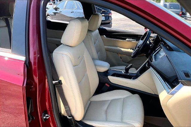 Used 2017 Cadillac XT5 FWD w/ LPO, Wheel Lock Package image 29