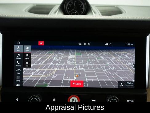 Certified 2022 Porsche Macan image 20