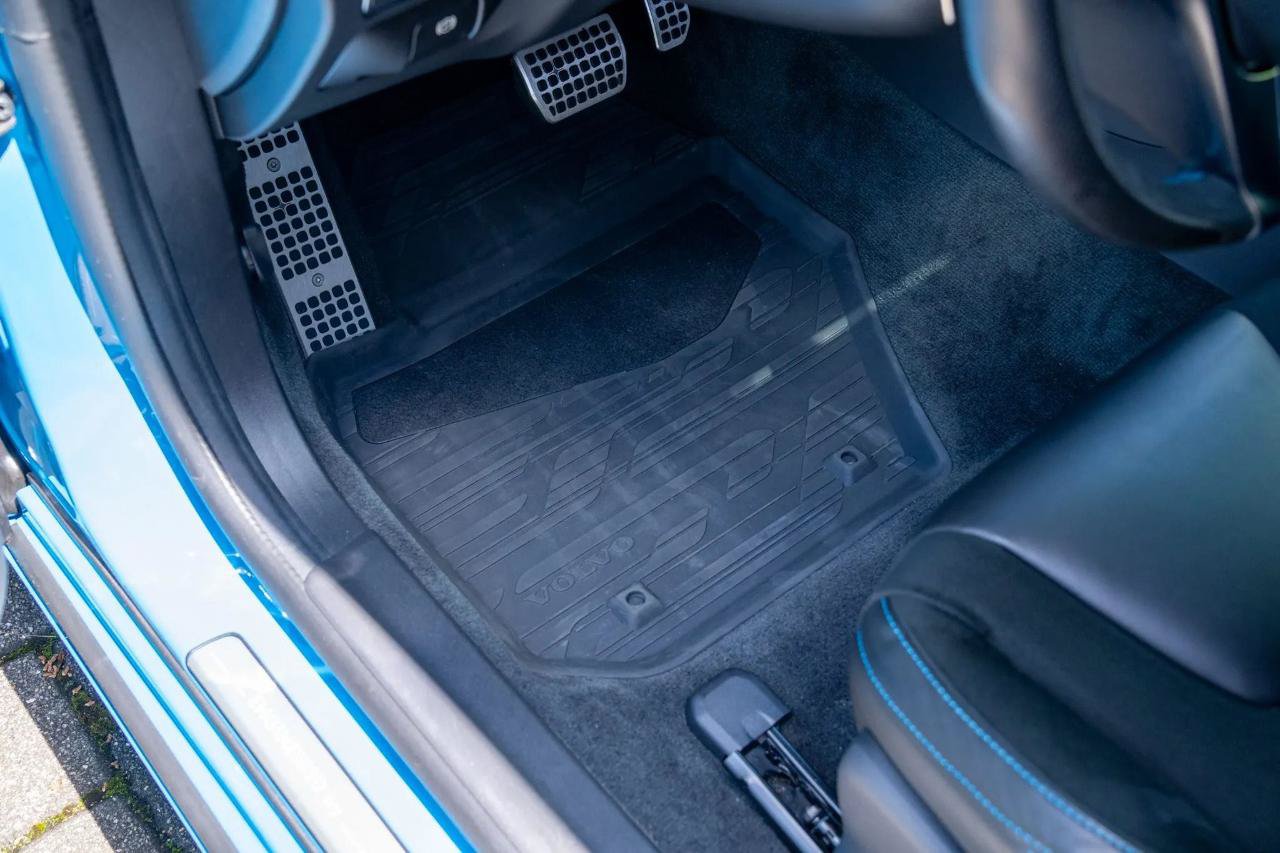 Used 2017 Volvo V60 T6 Polestar AWD/4WD image 38