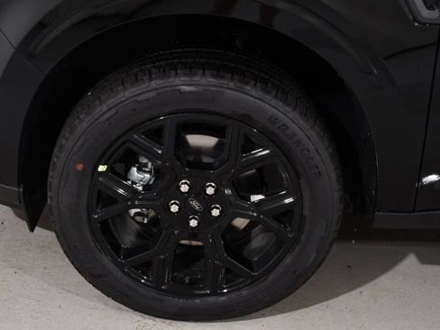New 2026 Ford Maverick Lariat w/ Black Appearance Package AWD/4WD image 23