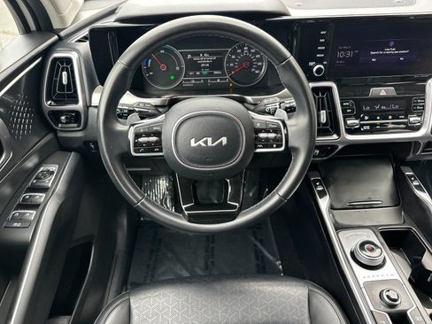 Certified 2023 Kia Sorento EX AWD/4WD image 19