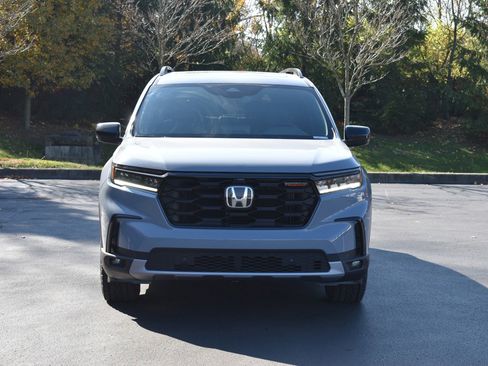 New 2025 Honda Pilot TrailSport image 2
