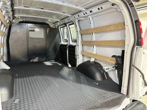Used 2024 GMC Savana 2500 w/ Driver Convenience Package image 31