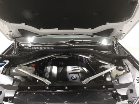 Used 2024 BMW X5 xDrive40i w/ M Sport Package AWD/4WD image 29