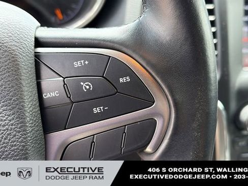 Used 2021 Jeep Grand Cherokee Laredo AWD/4WD image 13