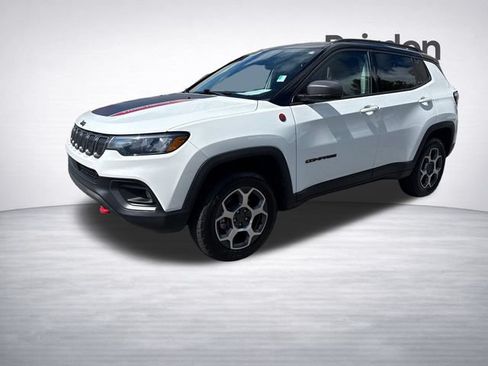 Used 2022 Jeep Compass Trailhawk w/ Trailhawk Convenience Group AWD/4WD image 3
