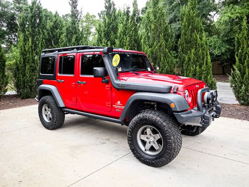Used 2012 Jeep Wrangler Unlimited Sport AWD/4WD image 11