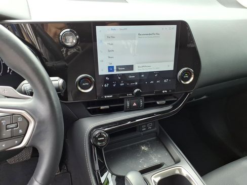 Used 2024 Lexus NX 250 FWD w/ Cold Area Package image 9