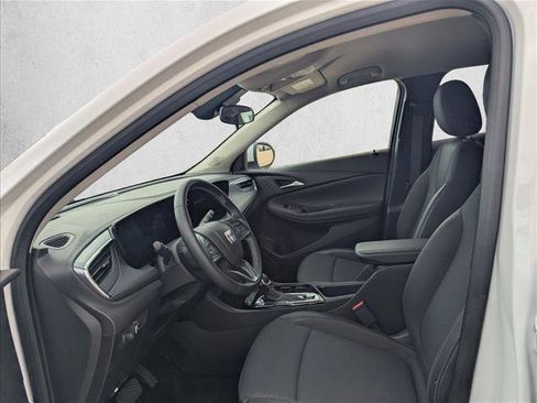 Used 2025 Buick Encore GX Preferred FWD image 9