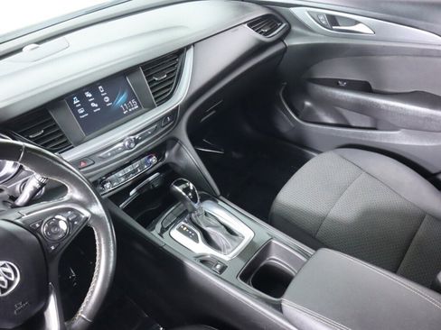 Used 2018 Buick Regal Preferred FWD image 28