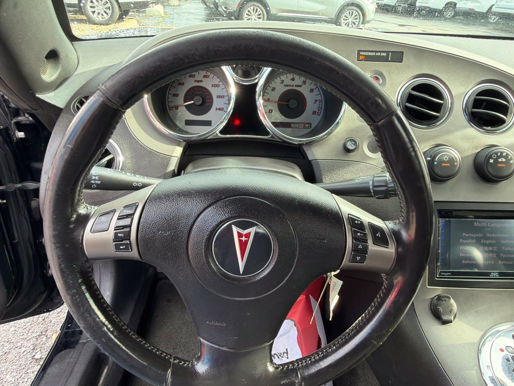 Used 2007 Pontiac Solstice Convertible w/ Premium Package RWD image 17