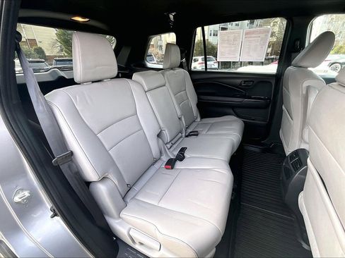 Used 2023 Honda Passport EX-L image 25