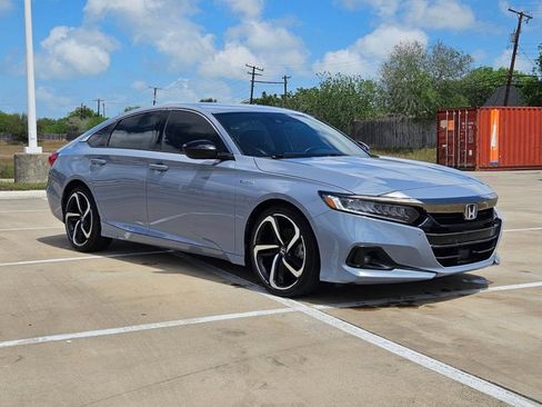Used 2022 Honda Accord Sport image 3