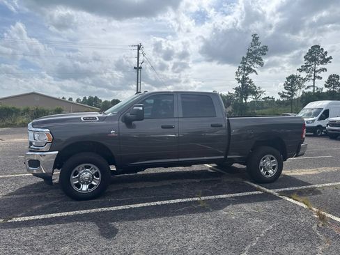 Used 2023 RAM 2500 Tradesman AWD/4WD image 4