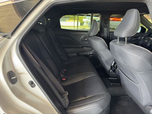 Used 2024 Toyota Crown Platinum AWD/4WD image 39