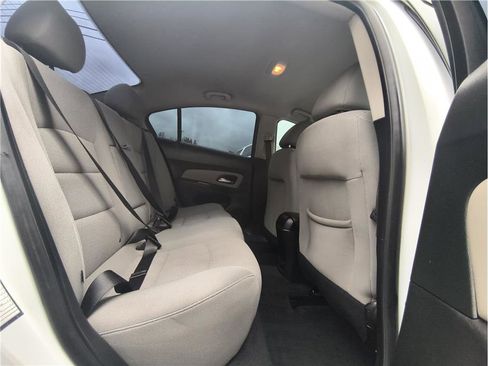 Used 2015 Chevrolet Cruze LT image 14