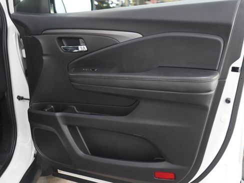 Used 2022 Honda Pilot Black Edition image 9