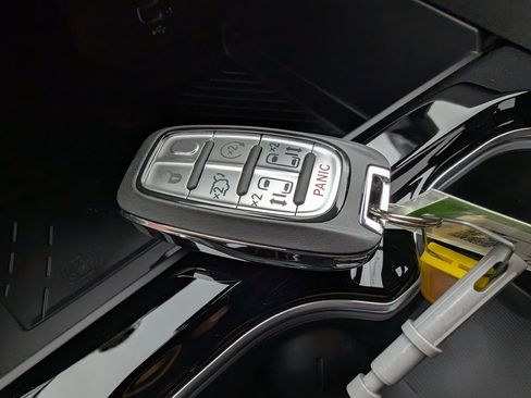 New 2026 Chrysler Pacifica Limited w/ S Appearance Package image 18