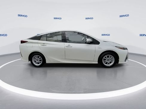 Used 2017 Toyota Prius Prime Advanced image 9