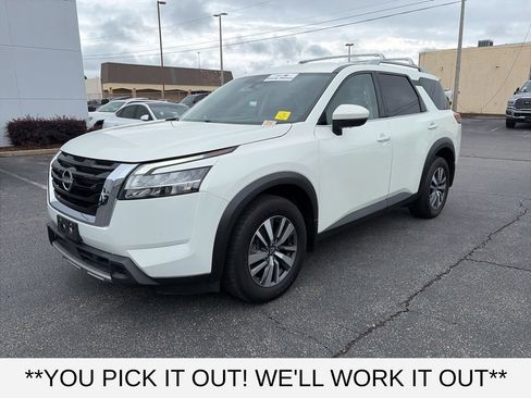 Used 2023 Nissan Pathfinder SL w/ Cargo Package AWD/4WD image 3