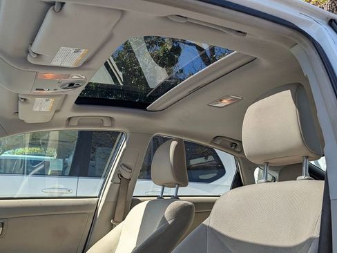 Used 2015 Toyota Prius Three w/ Solar Roof Package FWD image 4
