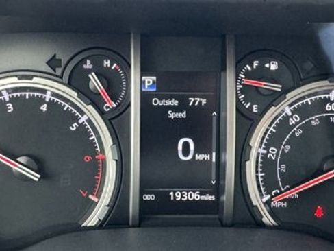 Certified 2024 Toyota 4Runner TRD Off-Road Premium w/ Moonroof Package image 13