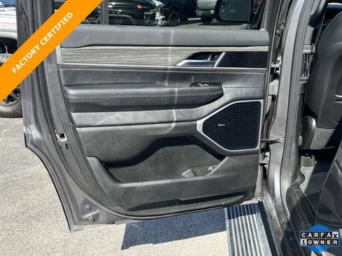 Certified 2024 Jeep Wagoneer Series III w/ Premium Group I AWD/4WD image 19