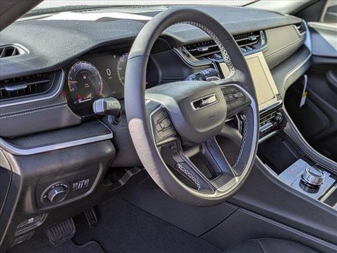 New 2025 Jeep Grand Cherokee L Laredo w/ Luxury Tech Group I image 3