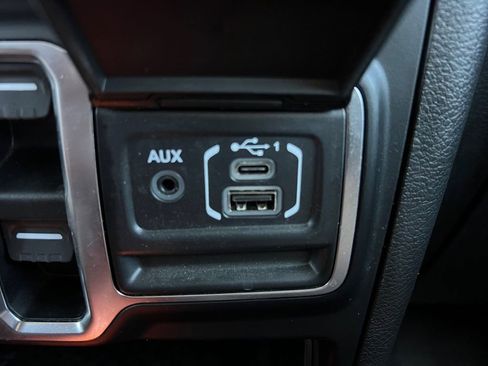 Used 2020 Jeep Gladiator Overland image 6