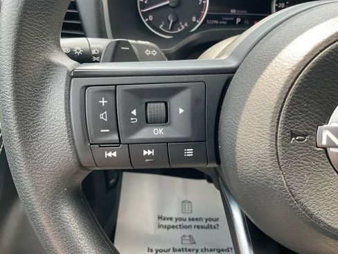 Used 2024 Nissan Rogue SV FWD image 25