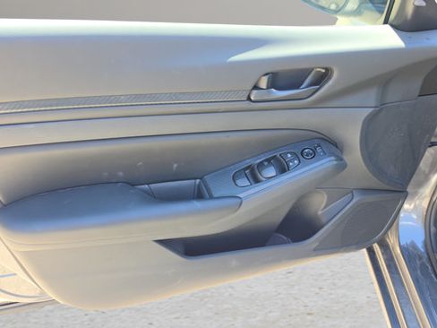 Certified 2025 Nissan Altima 2.5 S FWD image 32