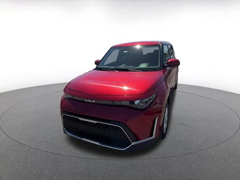 Used 2025 Kia Soul LX w/ LX Technology Package FWD image 7