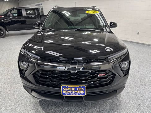 Used 2025 Chevrolet TrailBlazer RS w/ Convenience Package AWD/4WD image 2