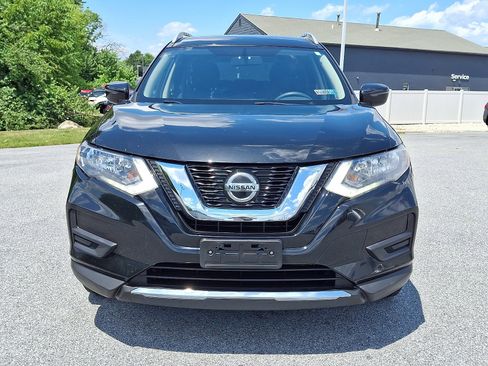 Used 2018 Nissan Rogue SV AWD/4WD image 2