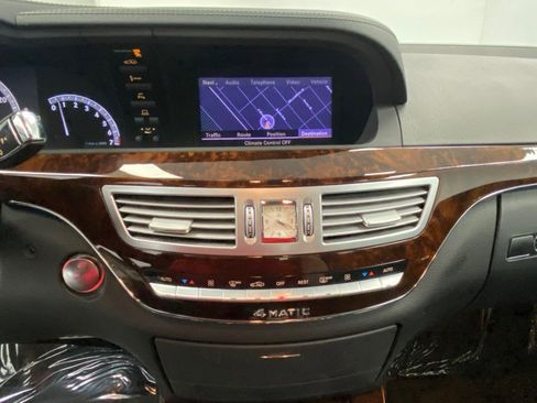 Used 2013 Mercedes-Benz S 550 4dr Sdn S550 4MATIC w/ Sport Pkg image 28